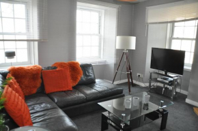 Heart of Hawick town Centre Apartment with free parking